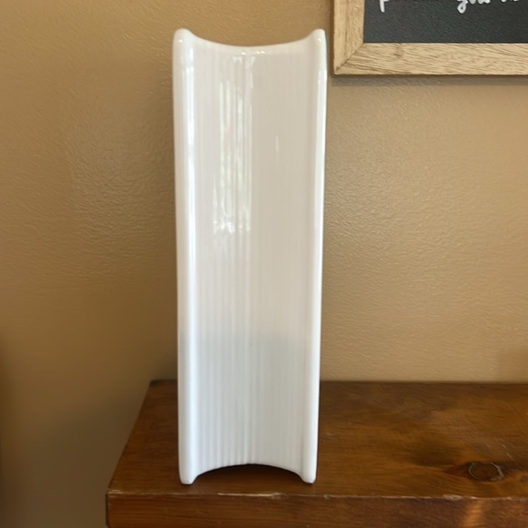 Jane Mount Chronicle Books Flower Pot - Picture 4 of 4